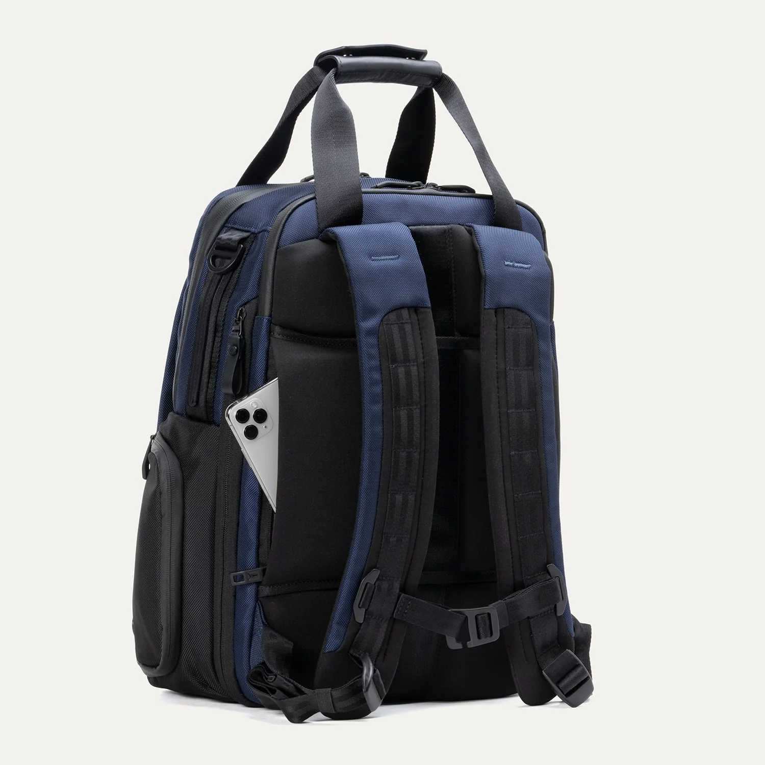 Travelpro® Altitude⢠Medium Expandable Laptop Backpack 25-30L - Image 35