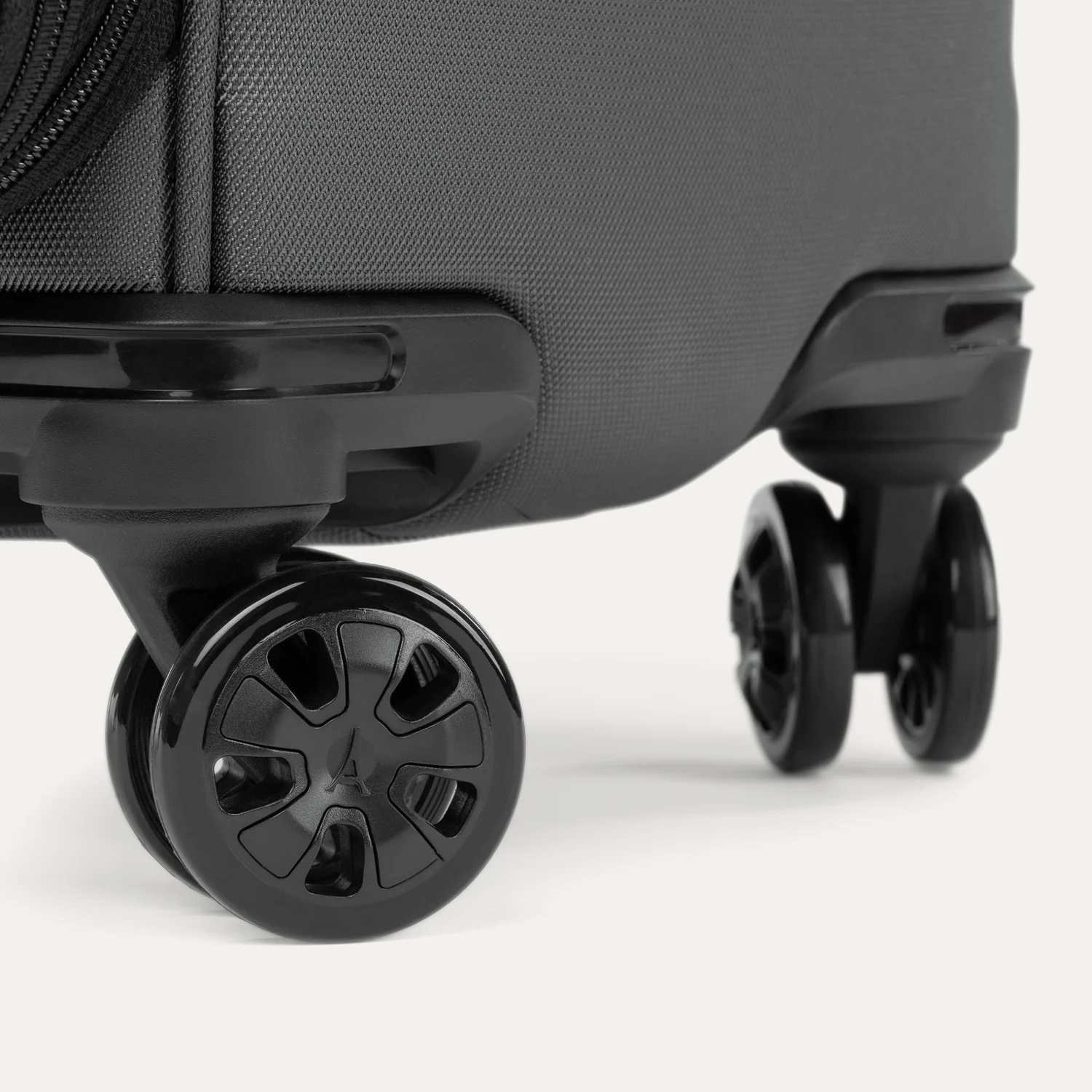 Crew™ Classic Large Check-in Expandable Spinner - Image 21