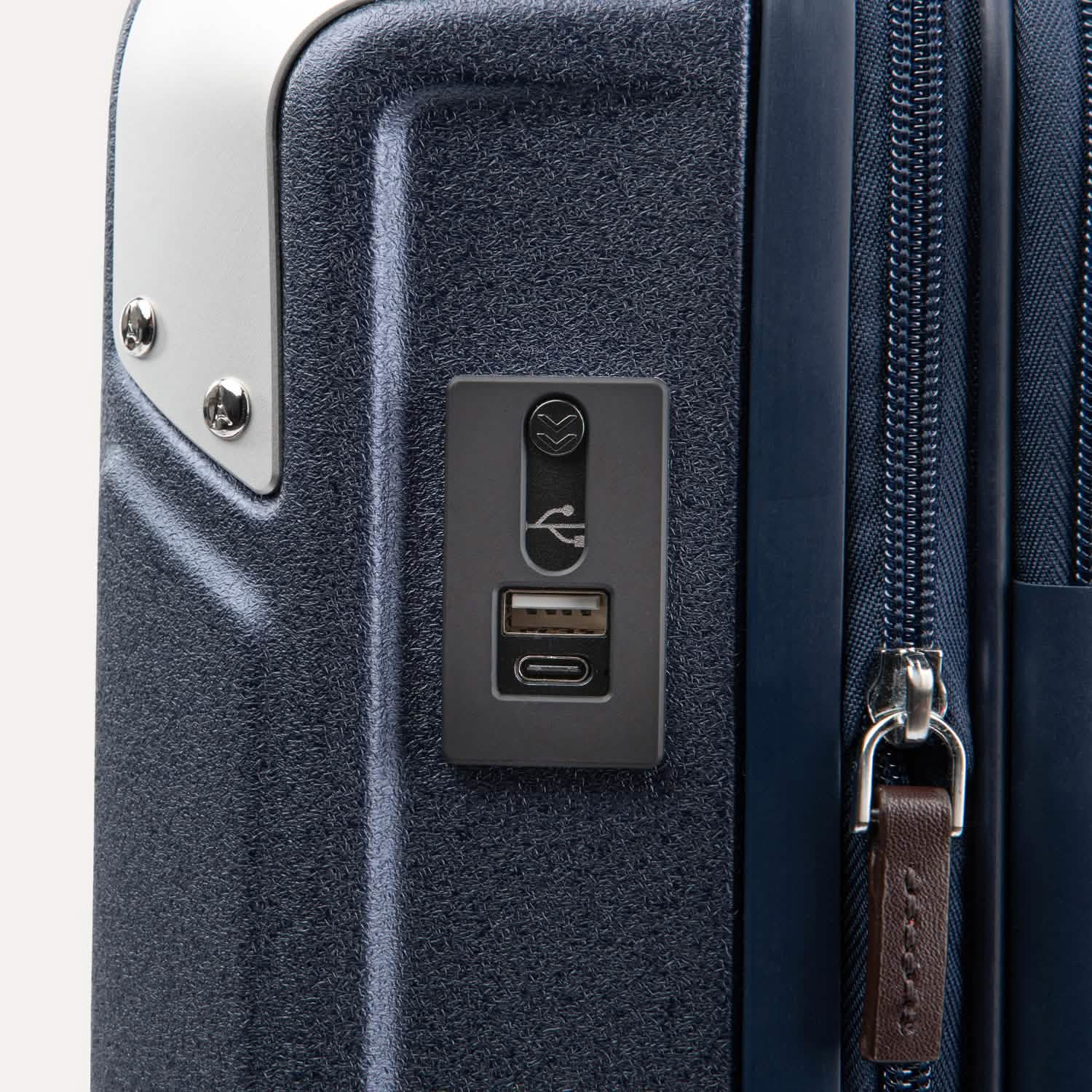 Platinum® Elite Carry-On Hardside Spinner - Image 28