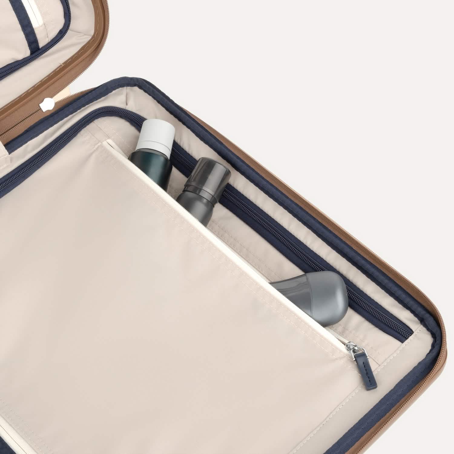 Platinum® Elite Large Check-In Hardside Spinner - Image 11