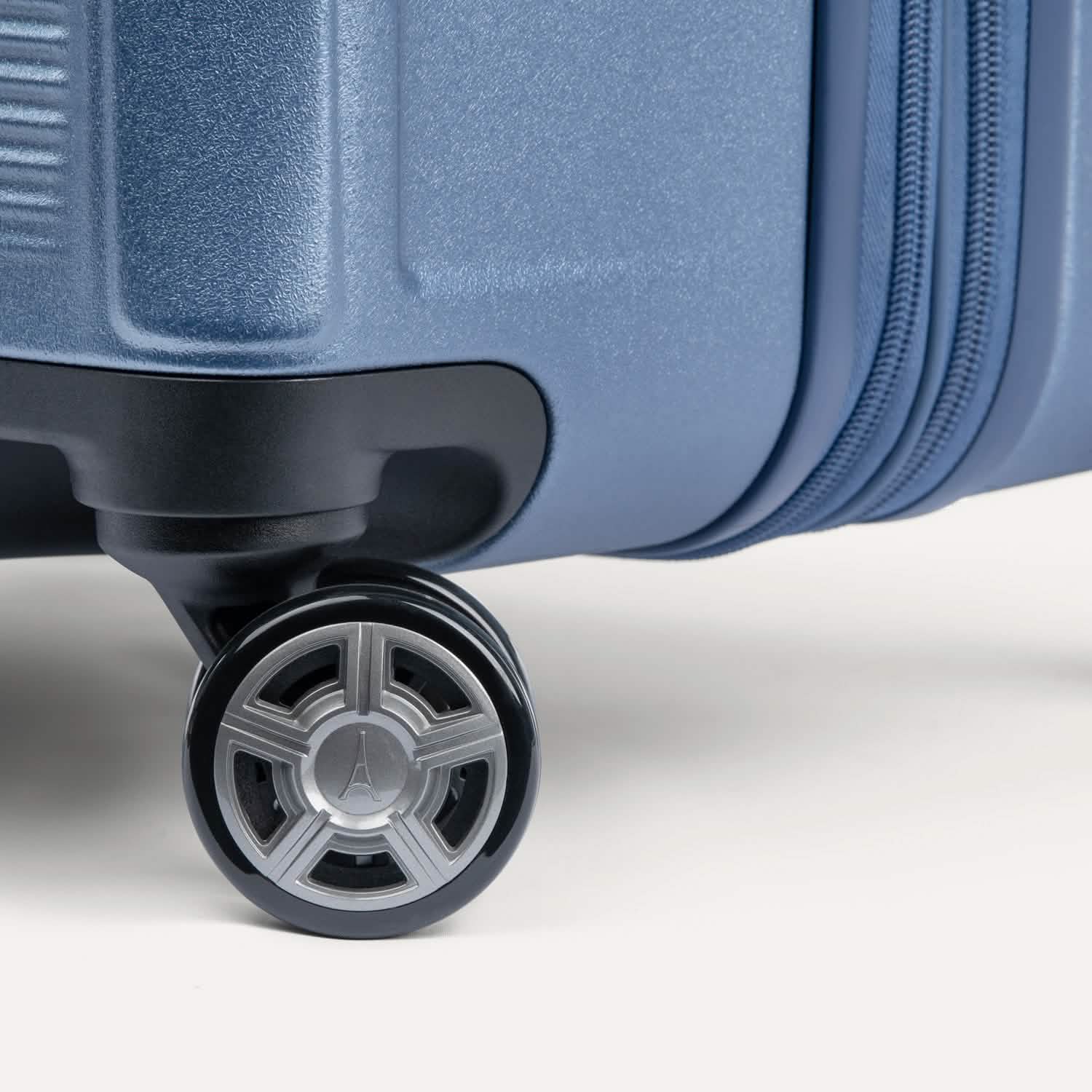 Platinum® Elite Large Check-In Hardside Spinner - Image 46