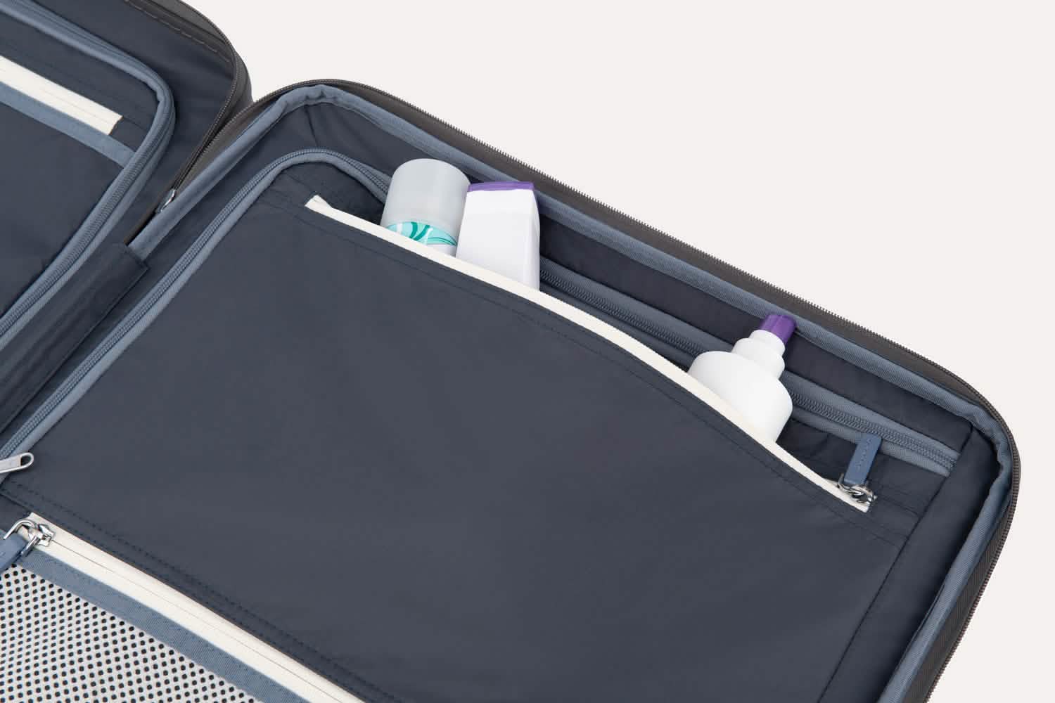Platinum® Elite Medium Check-In Hardside Spinner - Image 27